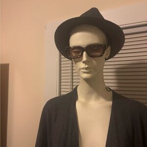 Tortoise shell square sunglasses.